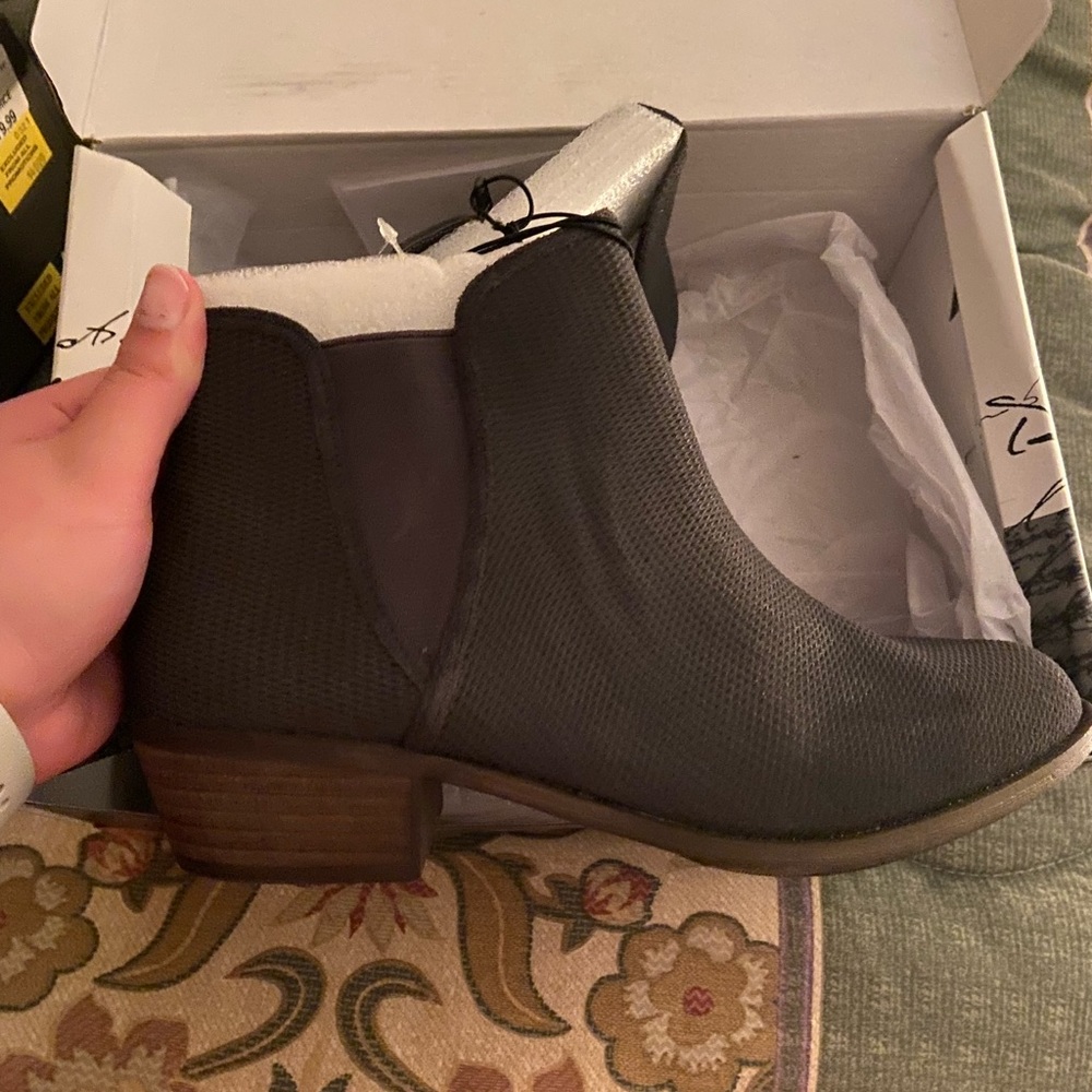 NWT ankle booties